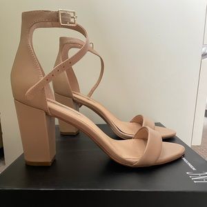 International concepts 7.5 nude sandal heels